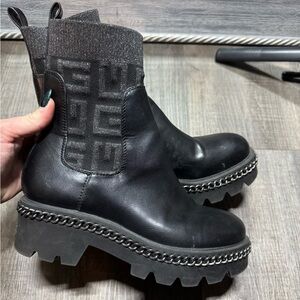 Guess Vardy Chelsea knit lug sole women's boots in black faux leather
